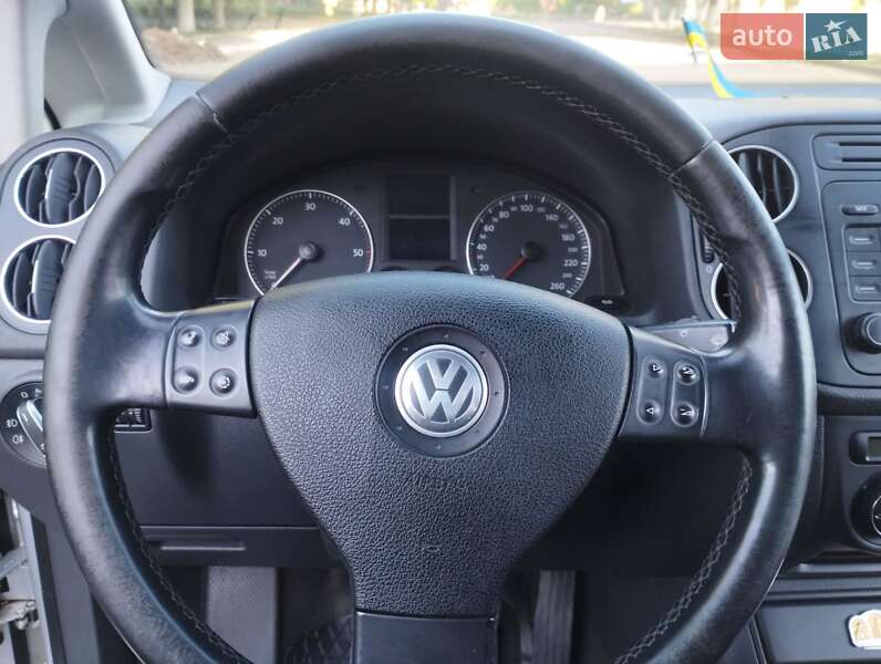 Хэтчбек Volkswagen Golf Plus 2005 в Ромнах