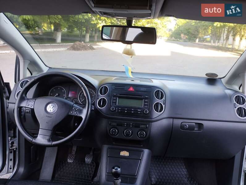 Хэтчбек Volkswagen Golf Plus 2005 в Ромнах