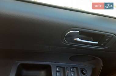 Хетчбек Volkswagen Golf Plus 2011 в  фото 17 Хетчбек Volkswagen Golf Plus 2011 в