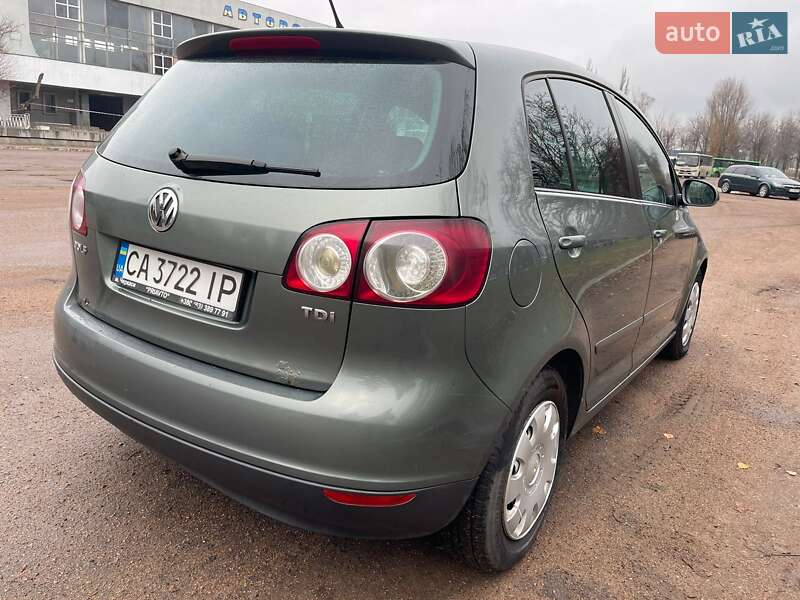 Хетчбек Volkswagen Golf Plus 2005 в Черкасах фото 5 Хетчбек Volkswagen Golf Plus 2005 в Черкасах