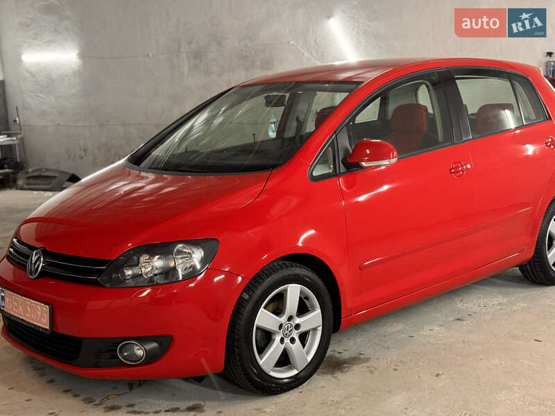 Хэтчбек Volkswagen Golf Plus 2011 в Владимире