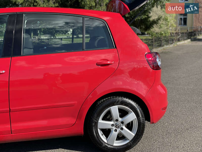 Хэтчбек Volkswagen Golf Plus 2011 в Владимире