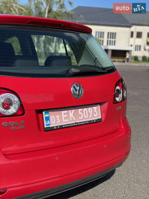 Хэтчбек Volkswagen Golf Plus 2011 в Владимире