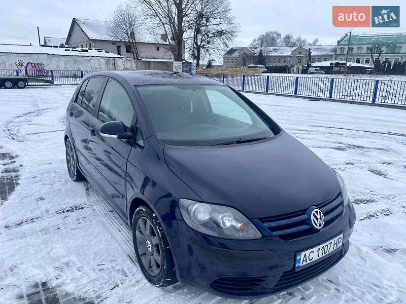 Хэтчбек Volkswagen Golf Plus 2006 в Нововолынске