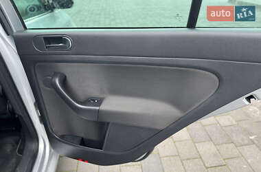 Хэтчбек Volkswagen Golf Plus 2012 в 