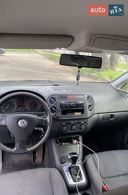 Хэтчбек Volkswagen Golf Plus 2005 в 