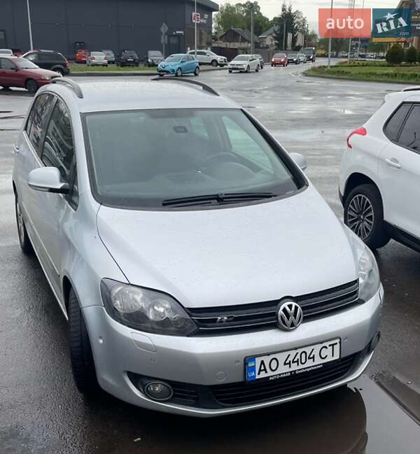 Хетчбек Volkswagen Golf Plus 2010 в 