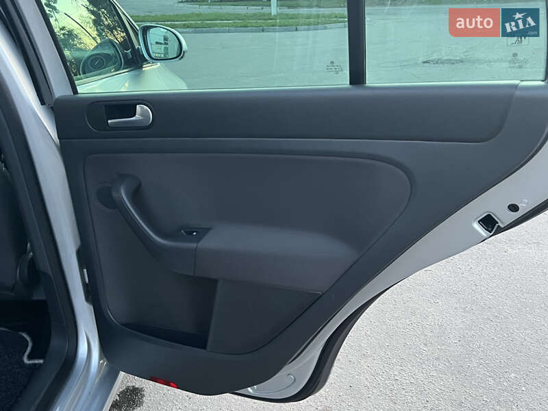 Хэтчбек Volkswagen Golf Plus 2008 в Лубнах