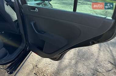 Хэтчбек Volkswagen Golf Plus 2009 в 