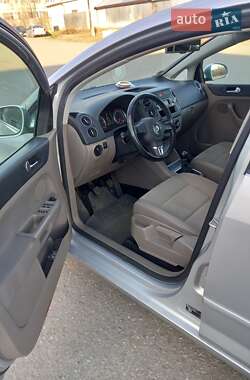 Хетчбек Volkswagen Golf Plus 2009 в 