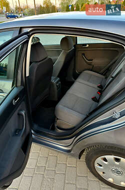Хэтчбек Volkswagen Golf Plus 2008 в 