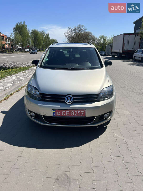 Хэтчбек Volkswagen Golf Plus 2011 в 