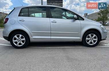 Хетчбек Volkswagen Golf Plus 2005 в 