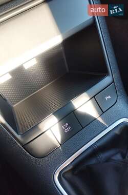 Хетчбек Volkswagen Golf Plus 2009 в 