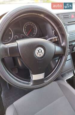 Хэтчбек Volkswagen Golf Plus 2005 в 