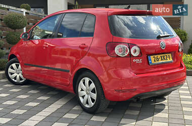 Хетчбек Volkswagen Golf Plus 2012 в 