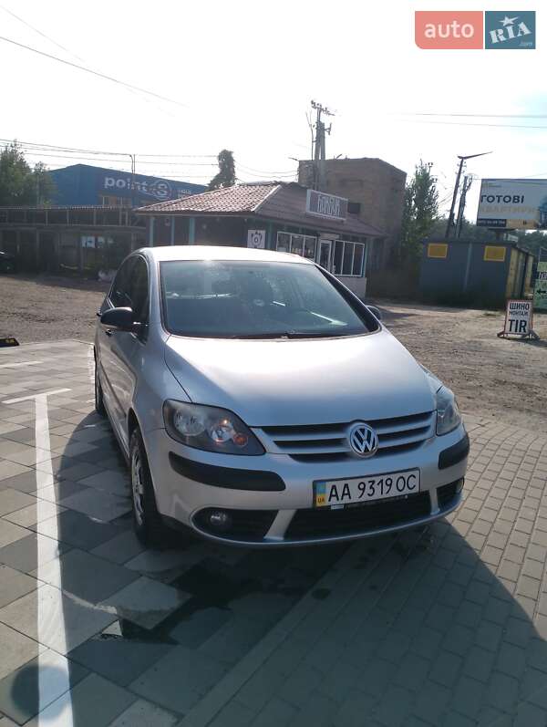Хэтчбек Volkswagen Golf Plus 2008 в 