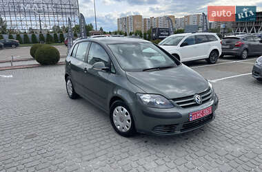 Хэтчбек Volkswagen Golf Plus 2005 в 