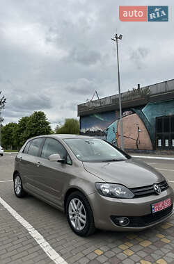 Хетчбек Volkswagen Golf Plus 2010 в 