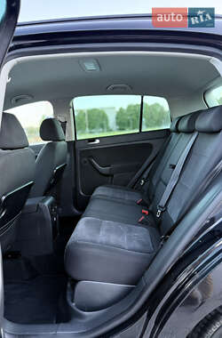 Хетчбек Volkswagen Golf Plus 2010 в 