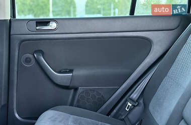 Хетчбек Volkswagen Golf Plus 2010 в 
