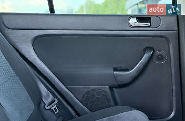 Хетчбек Volkswagen Golf Plus 2010 в 