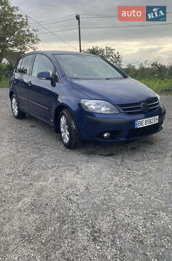 Хэтчбек Volkswagen Golf Plus 2007 в Новояворовске