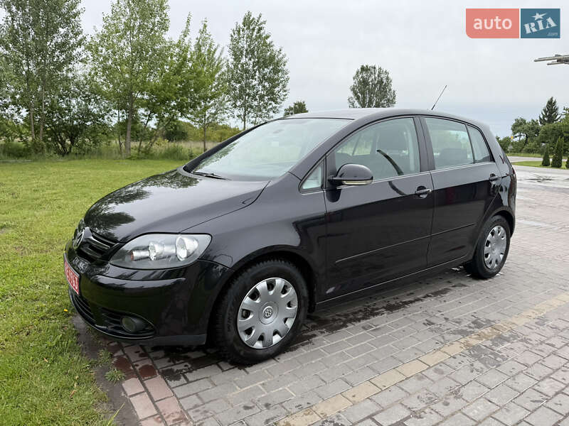 Хэтчбек Volkswagen Golf Plus 2006 в Нововолынске