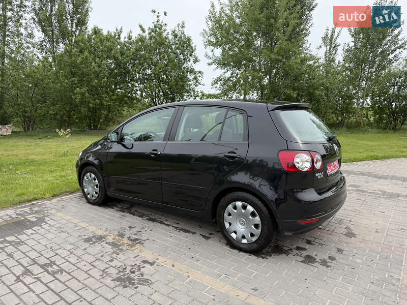 Хэтчбек Volkswagen Golf Plus 2006 в Нововолынске
