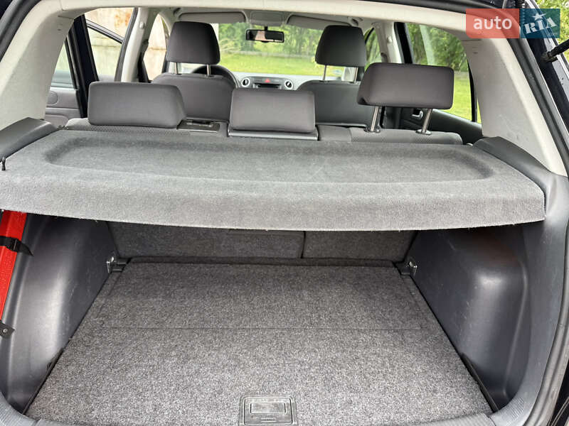 Хэтчбек Volkswagen Golf Plus 2006 в Нововолынске
