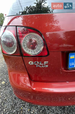 Хетчбек Volkswagen Golf Plus 2010 в 