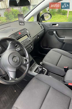 Хэтчбек Volkswagen Golf Plus 2010 в 