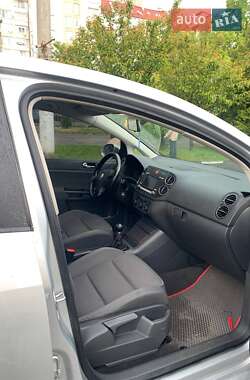Хэтчбек Volkswagen Golf Plus 2005 в 
