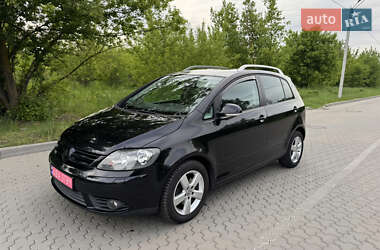 Хэтчбек Volkswagen Golf Plus 2009 в 