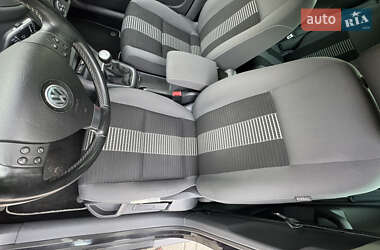Хэтчбек Volkswagen Golf Plus 2009 в 