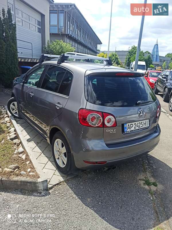 Хэтчбек Volkswagen Golf Plus 2010 в Киеве