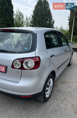 Хэтчбек Volkswagen Golf Plus 2005 в 