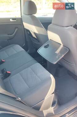 Хэтчбек Volkswagen Golf Plus 2009 в 