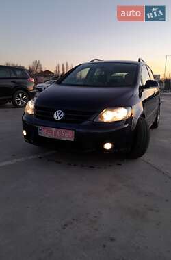 Хетчбек Volkswagen Golf Plus 2009 в 