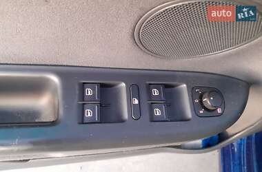 Хетчбек Volkswagen Golf Plus 2009 в 