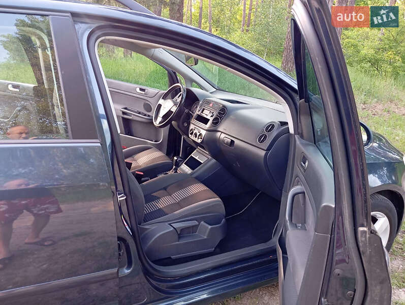 Хэтчбек Volkswagen Golf Plus 2008 в Киеве
