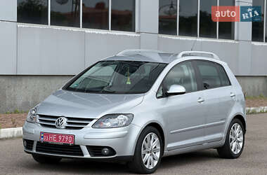 Хэтчбек Volkswagen Golf Plus 2009 в 