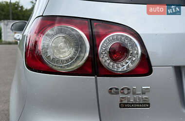 Хэтчбек Volkswagen Golf Plus 2009 в 