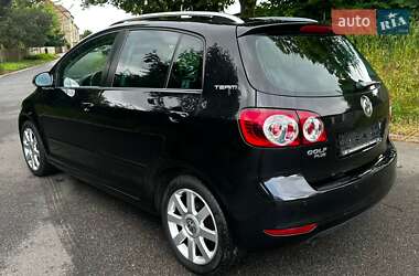 Хэтчбек Volkswagen Golf Plus 2010 в 