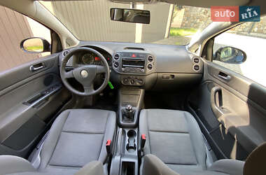 Хэтчбек Volkswagen Golf Plus 2005 в 