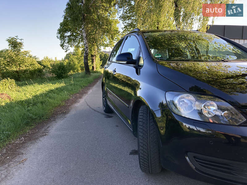 Хетчбек Volkswagen Golf Plus 2010 в Нововолинську