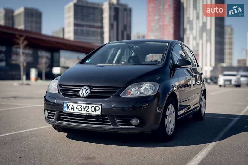 Хэтчбек Volkswagen Golf Plus 2006 в Киеве