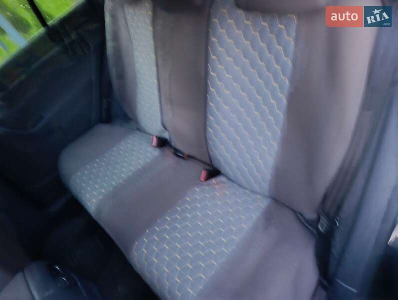 Хетчбек Volkswagen Golf Plus 2006 в Зарічному