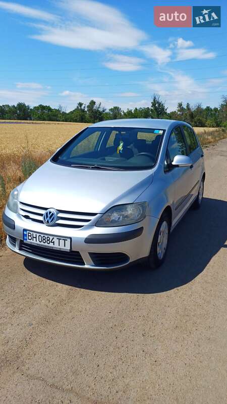 Хетчбек Volkswagen Golf Plus 2005 в 