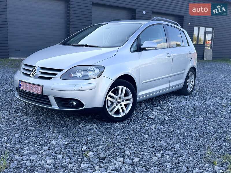 Хэтчбек Volkswagen Golf Plus 2008 в 